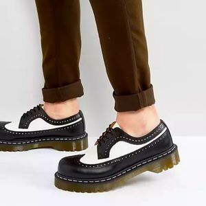 Dr. Martens Women’s two tone Brogue EU 38